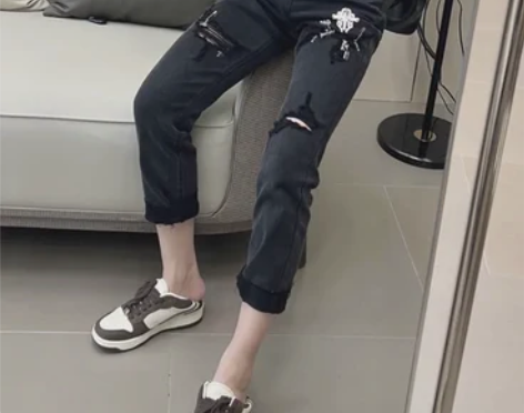 转卖欧货重工钉珠破洞直筒牛仔裤女2022夏...