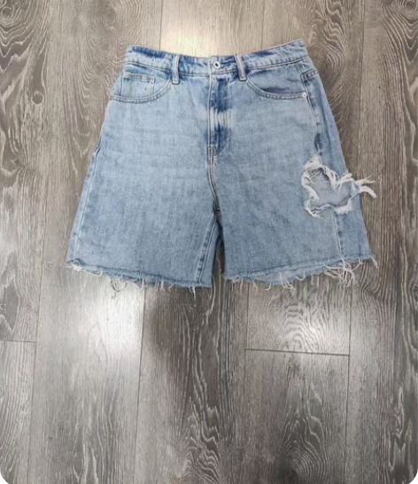 包邮包邮！九五新ONLY蓝色破洞牛仔短裤，...