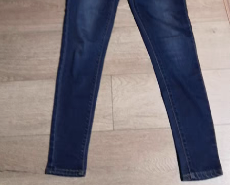 OLD NAVY牛仔铅笔裤 感兴趣的话点“...