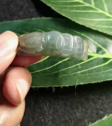 翡翠玉雕 福在眼钱 手牌 老物件 感兴趣的...