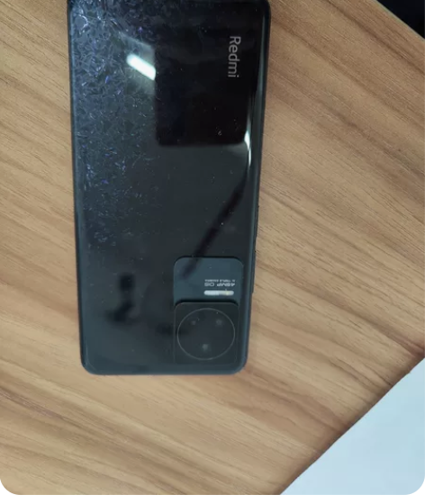 红米k50 12+256g手机屏幕和边框有...