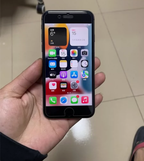 苹果8。64g。9新原装。爱思全绿仅换电池...