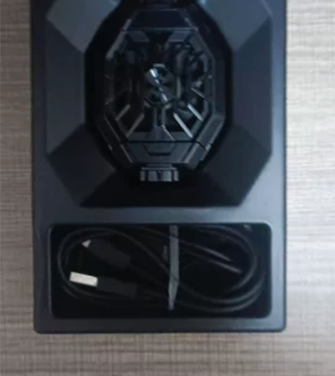 外观还行,手机发烫可以用吧,一秒制冷也可以...