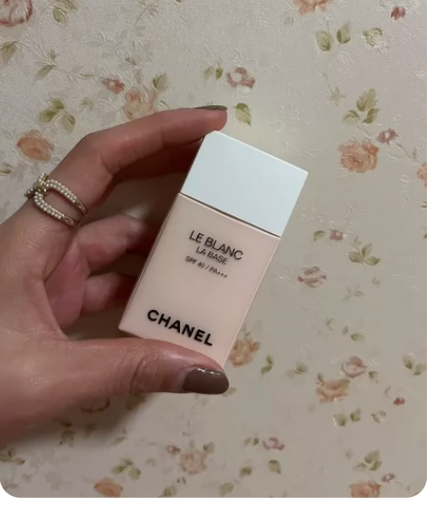 CHANEL 隔离乳 已过期 还剩五分之一...