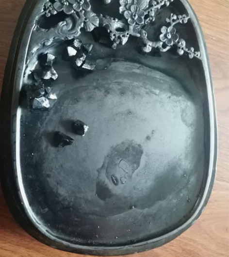 端砚，全新，就用墨来养护了一下！用的也是徽...