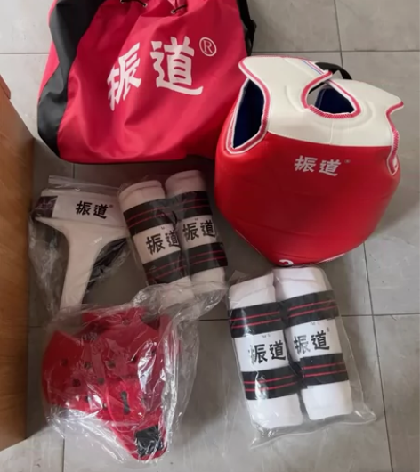 2号跆拳道护具～全新～60包邮出～不议价。...
