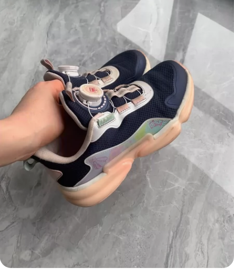 特步女童纽扣鞋 春秋运动鞋 33码205。...