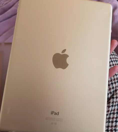 出售平板 电池屏幕都没换过,磨损几乎没有,...