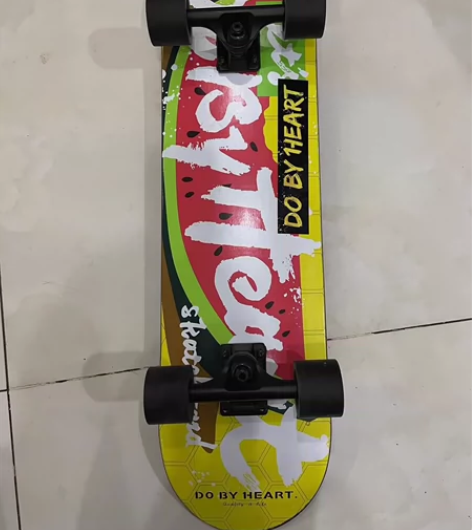 DBH滑板 短板 好像换过轮 成色一般七八...
