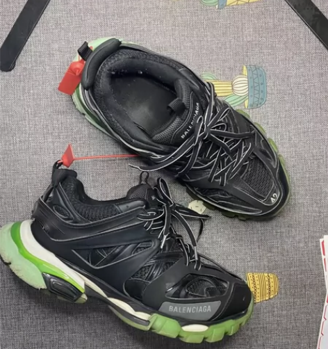 巴黎世家 track 黑绿  42码  橙...