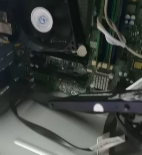 纯原装联想品牌级主机   6代 i3处理器...