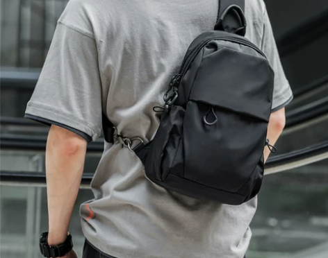 小背包男休闲旅行胸包男潮牌单肩斜挎包男包