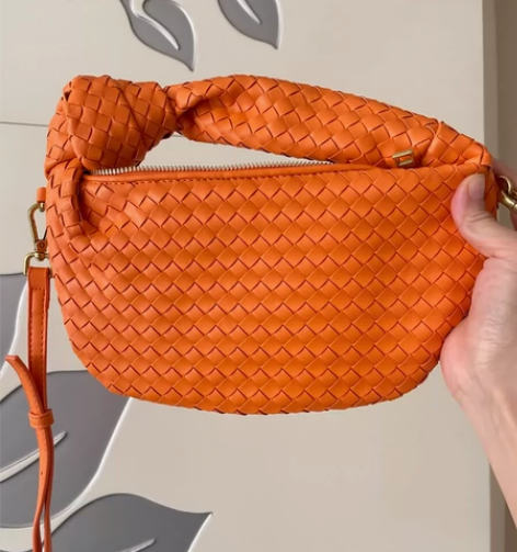 编织手拿包 感兴趣的话点“我想要”和我私聊...