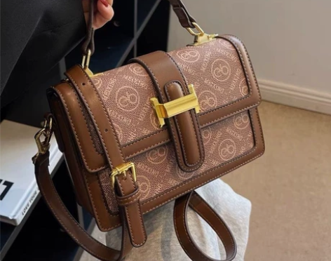 （全新捡漏）房租到期处理一批女士包包斜挎百...