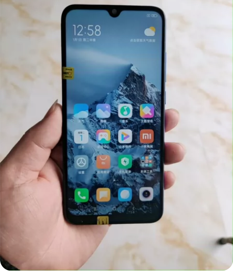 小米 CC 9e，6+128，前相机有灰，...