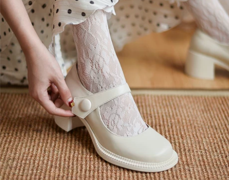 2021年春季玛丽珍新款学院风小皮鞋粗跟复...