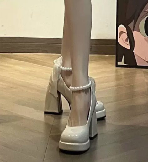 玛丽珍高跟鞋女新款小个子法式圆头珍珠白色漆...