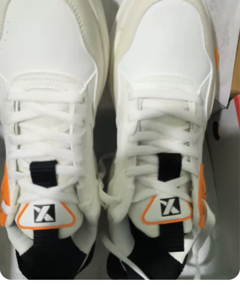 35码运动鞋，穿的不多，看鞋底就可以看出，...