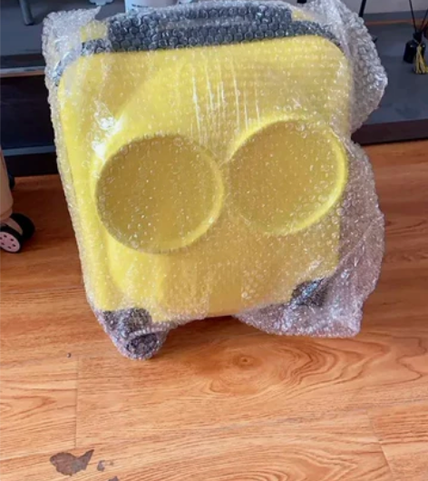 全新可爱的小黄人旅行箱 孩子必备 转转担保...