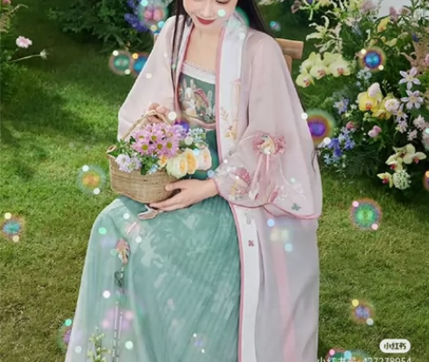 七月夕蘑力兔兔 全套l，买大了，仅试穿，吊...