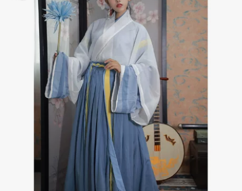 五五年汉服 霜降 我太矮了 穿着不太好看 ...