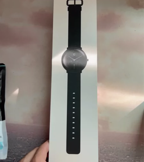米家石英表功能一切正常。盒子在，送电池和开...