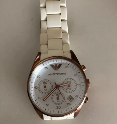 阿玛尼女款手表，八成新，西单大悦城三千多购...