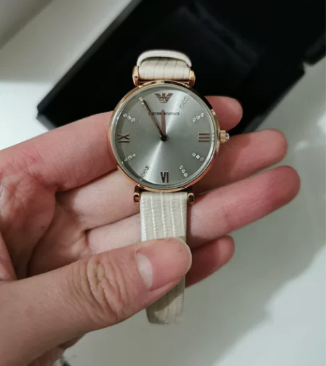 阿玛尼满天星手表 有戴一两次然后就一直放着...