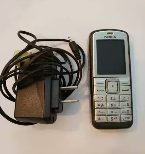 诺基亚6070手机 原装手机，成色如图，功...
