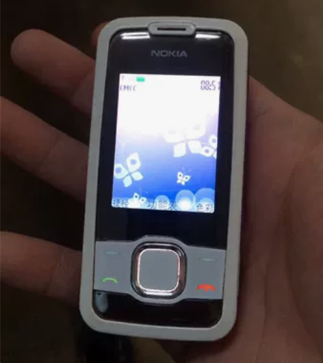 诺基亚7610Ｓ手机，有喜欢收藏的朋友吗？...