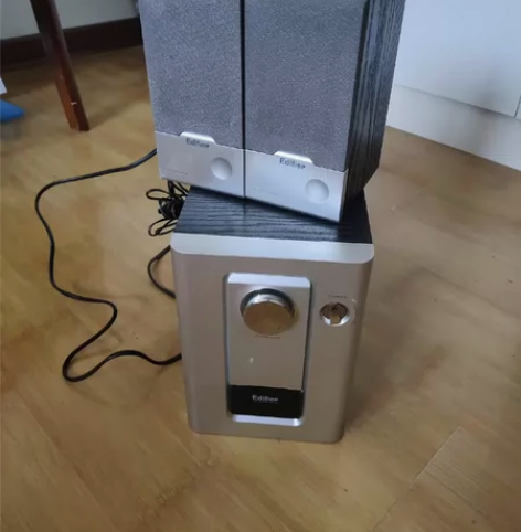 电脑音箱，没用多久效果非常好，赠送新的无线...