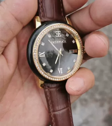 和田玉.青玉材质手表.进口西铁城石英机芯....