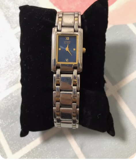 石英手表 感兴趣的话点“我想要”和我私聊吧...