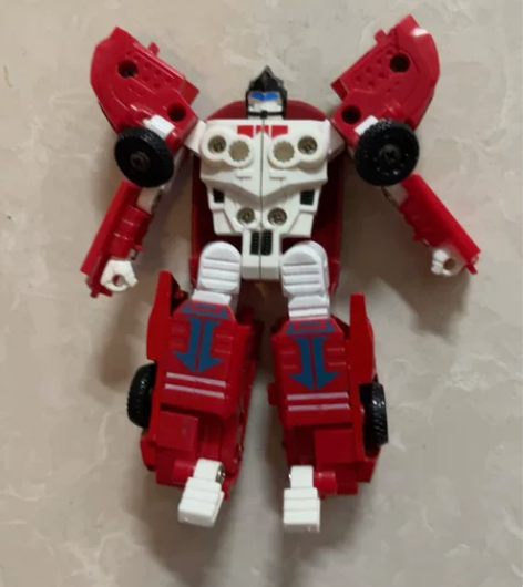 合金变形车 很新 四五岁孩子一个人玩没问题...