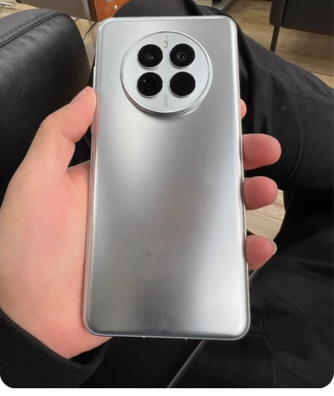 华为mate50e成色九九五新，官方保修到...