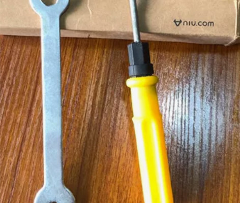 小牛 小牛随车工具一套，用的上的朋友拿走吧...