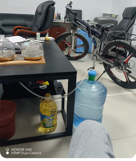 本人一手9.9新，纯电续航50km，最高时...