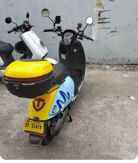 台铃72伏电动车，才买了一年，电池72伏黑...