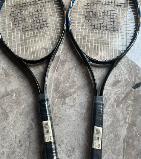 网球拍一副,就玩过两次,不会玩,看手柄就能...