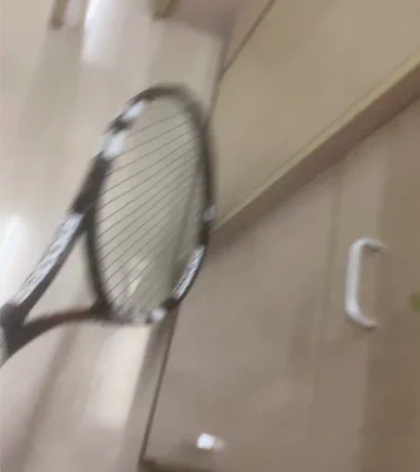 出网球拍，买来用过几次，我感觉会超重，我不...