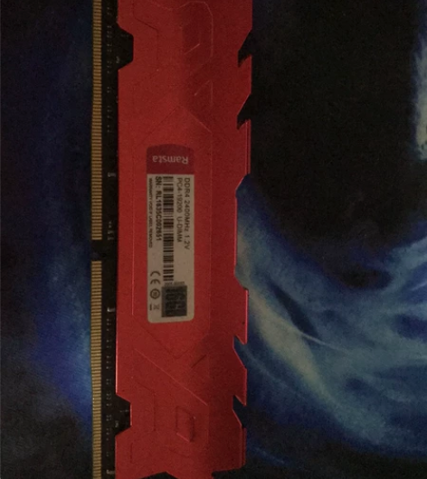 镁光ddr4 16g马甲条内存条 感兴趣的...