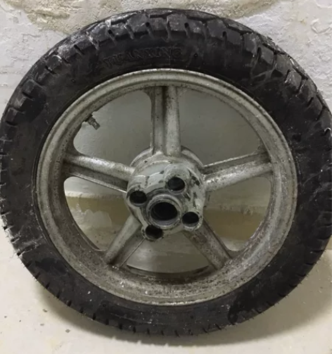 国威摩托后轱辘 全新真空胎 轮胎今年产的 ...