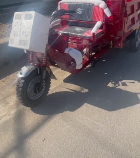 两米自卸汽油货车摩托车三轮水冷 感兴趣的话...