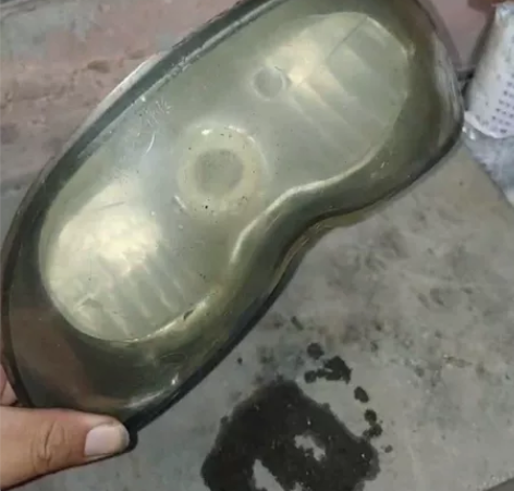 比亚乔淑女80灯罩 货场拆车的 还有一个后...