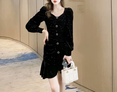 丝绒连衣裙秋季女装新款高端礼服法式气质显瘦...