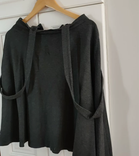 背带裙，有厚度，背带可拆卸 感兴趣的话点“...