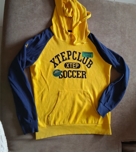 特步165码帽衫。胸围100，衣长60。给...