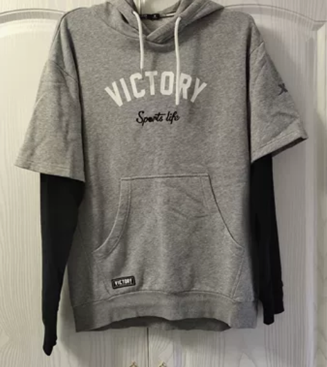 特步加绒假两件卫衣 好久不穿了，帽领有轻微...