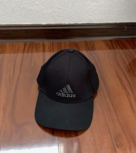 阿迪达斯棒球帽，九新，男女都可以佩戴，需要...