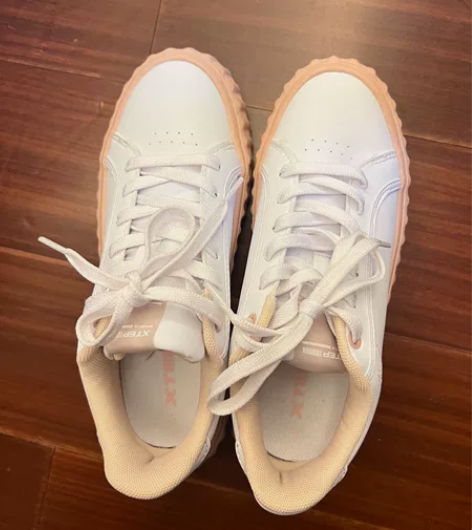 特步37码，没怎么穿过，很新 感兴趣的话点...